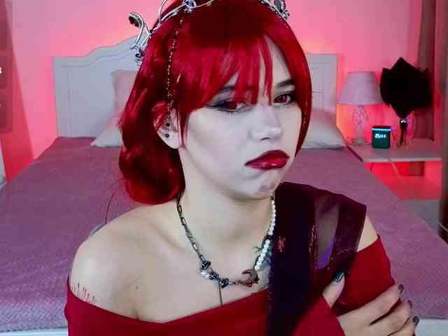 CoralineJones webcam