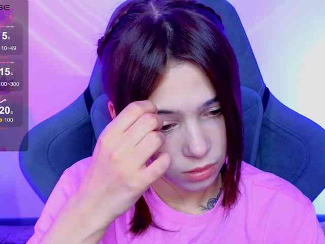 CoralineJones webcam