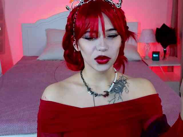 CoralineJones webcam