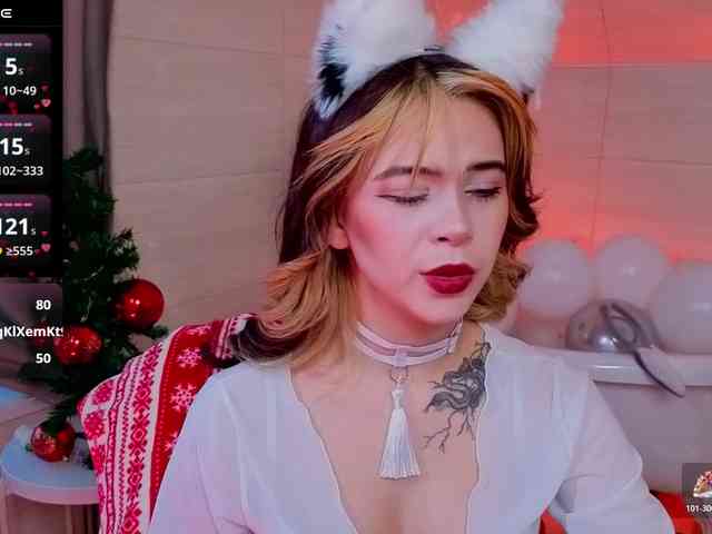 CoralineJones webcam