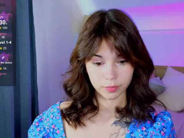 CoralineJones webcam