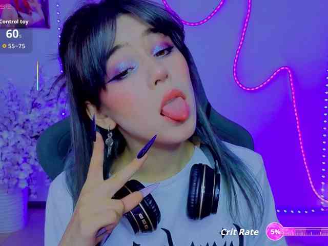 CoralineJones webcam