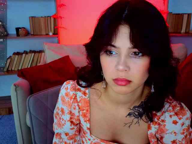 CoralineJones webcam