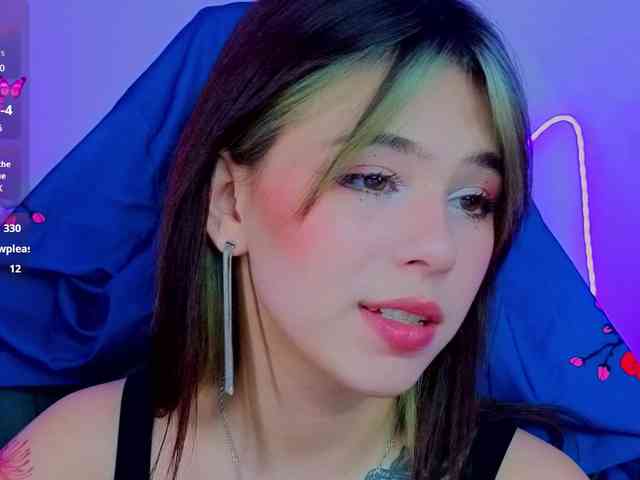 CoralineJones webcam