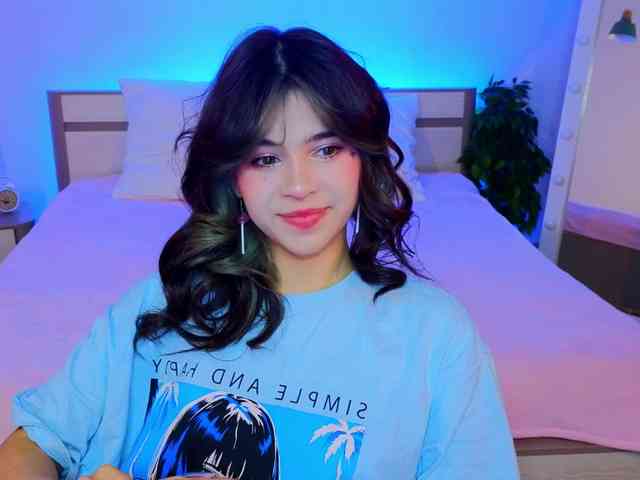 CoralineJones webcam