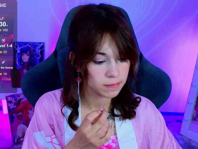 CoralineJones webcam