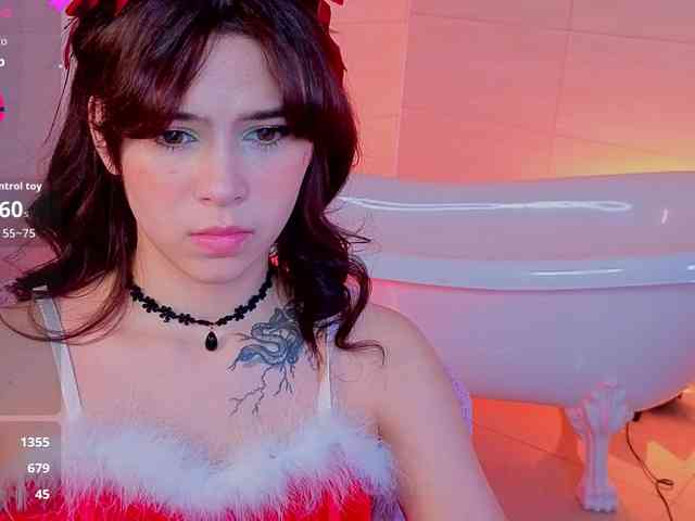 CoralineJones webcam