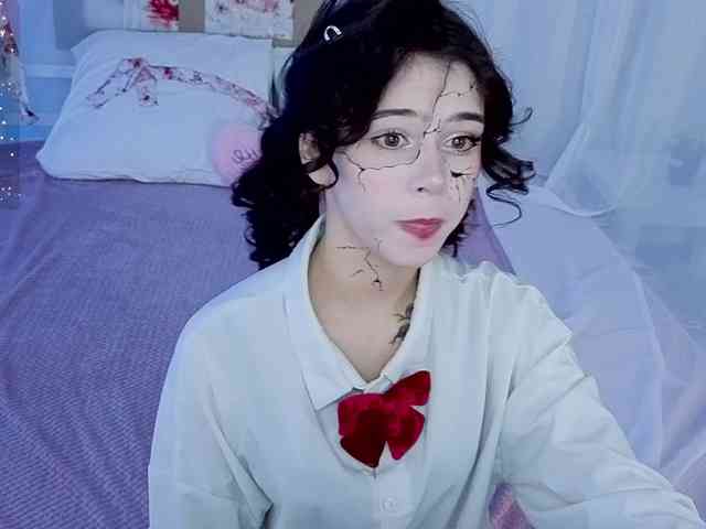 CoralineJones webcam