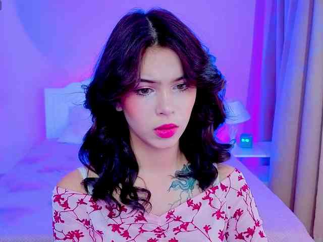 CoralineJones webcam