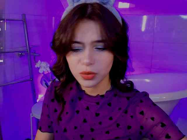 CoralineJones webcam