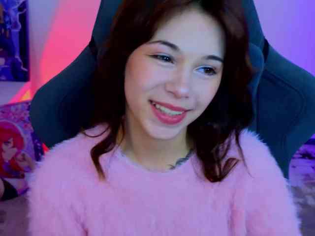 CoralineJones webcam