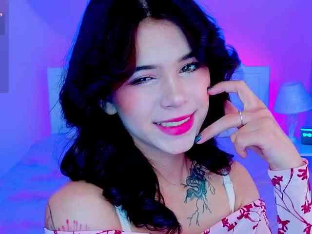 CoralineJones webcam