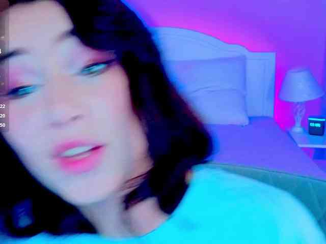 CoralineJones webcam