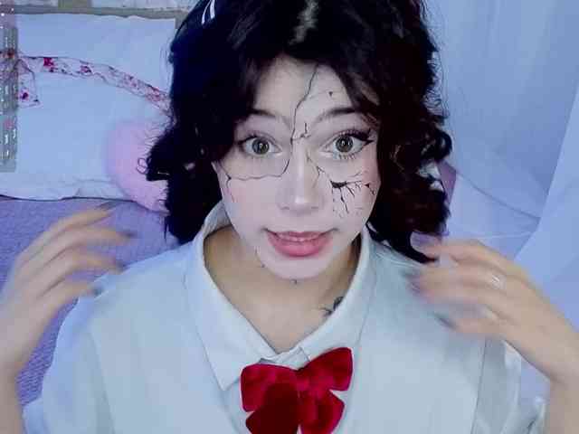 CoralineJones webcam