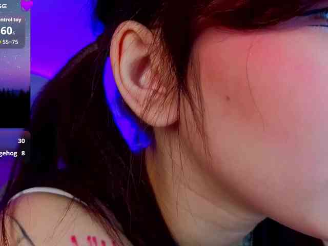 CoralineJones webcam