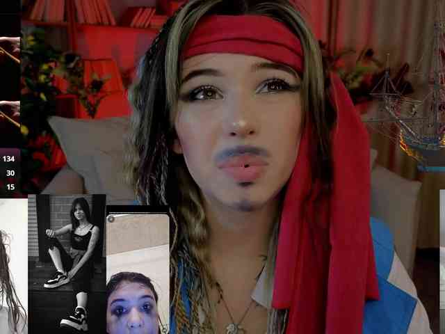 CoralineJones webcam