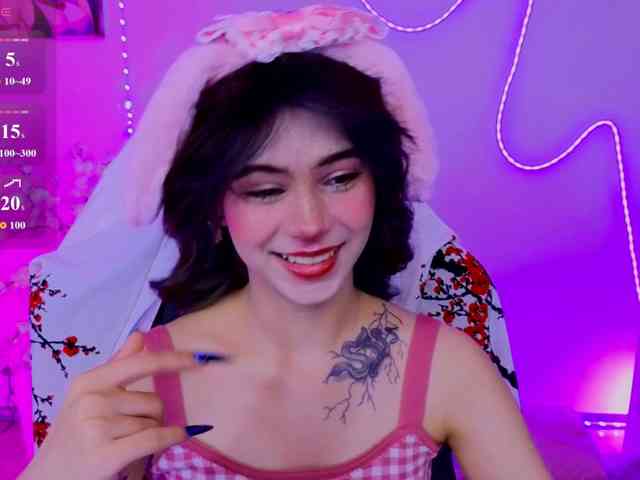 CoralineJones webcam