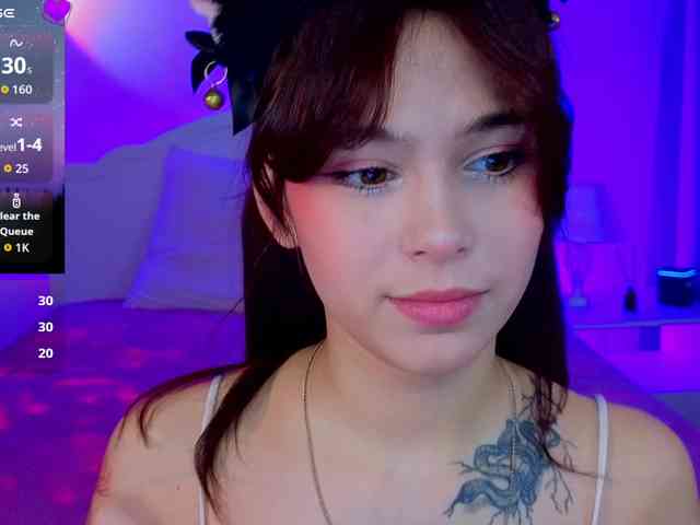 CoralineJones webcam