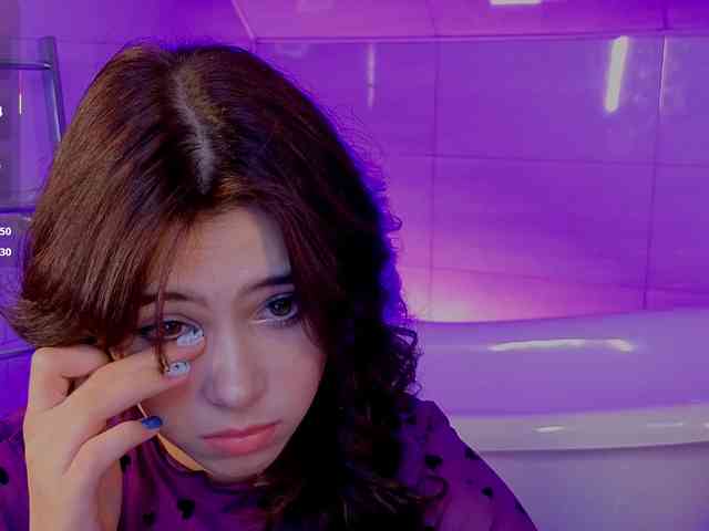 CoralineJones webcam