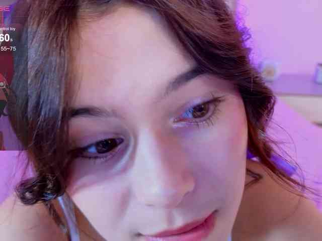 CoralineJones webcam