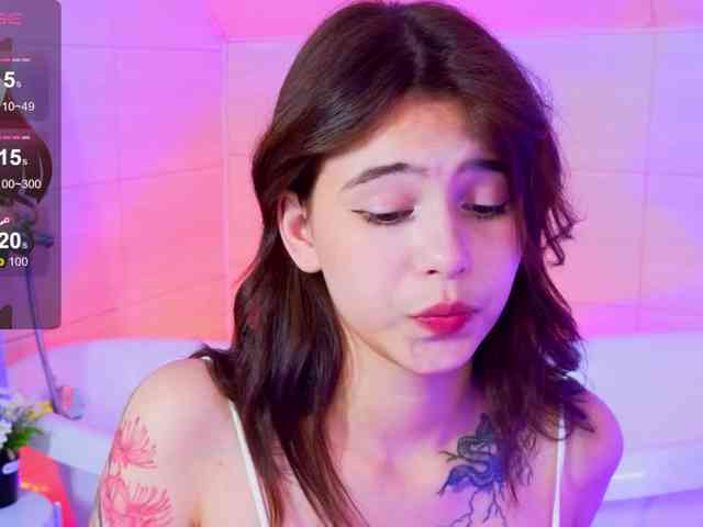 CoralineJones webcam