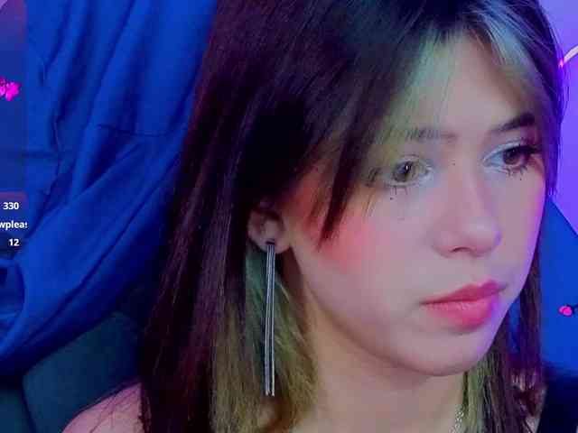 CoralineJones webcam