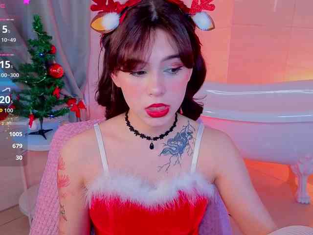 CoralineJones webcam