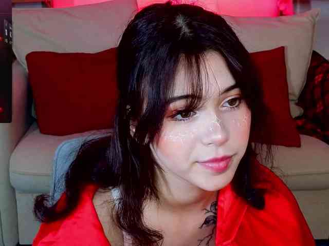 CoralineJones webcam
