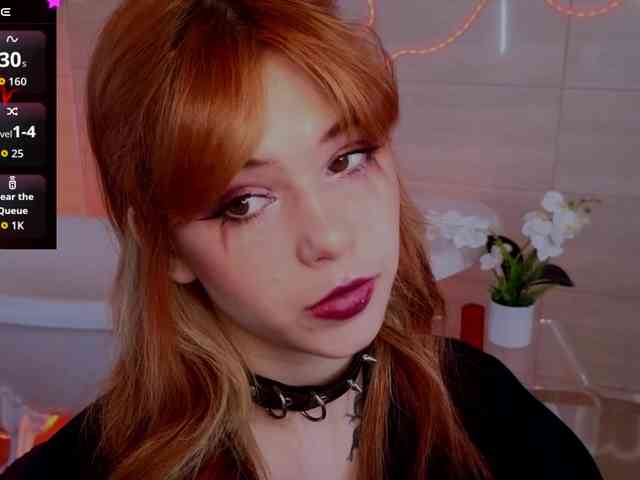 CoralineJones webcam