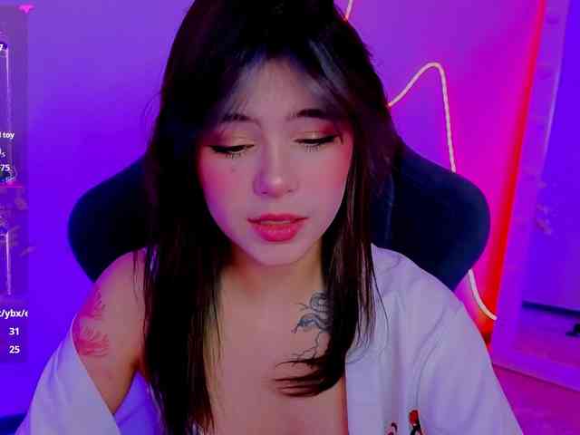 CoralineJones webcam