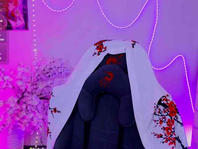 CoralineJones webcam