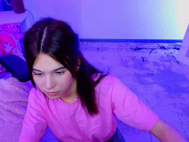 CoralineJones webcam