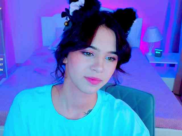 CoralineJones webcam