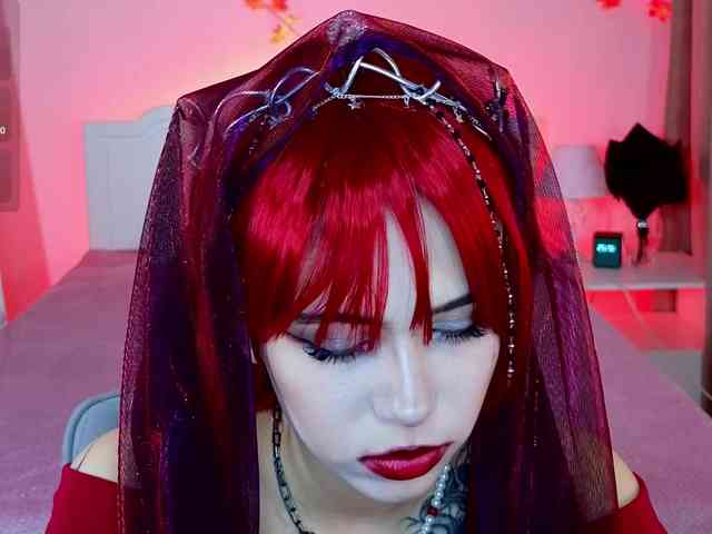 CoralineJones webcam