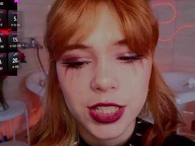 CoralineJones webcam