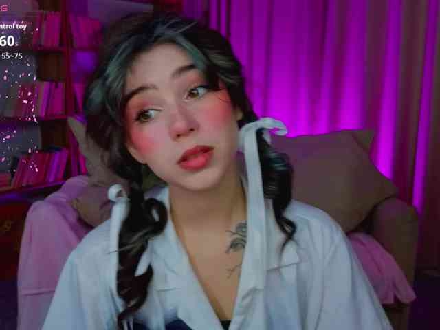 CoralineJones webcam