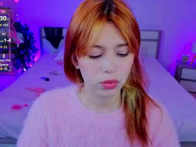 CoralineJones webcam