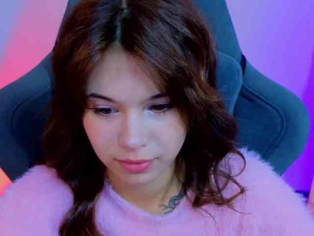 CoralineJones webcam