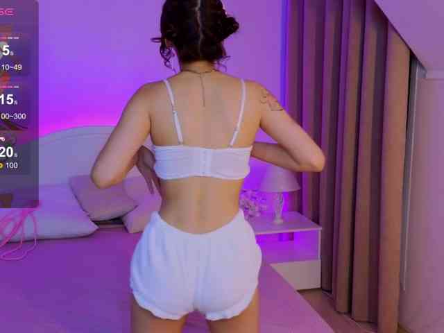 CoralineJones webcam