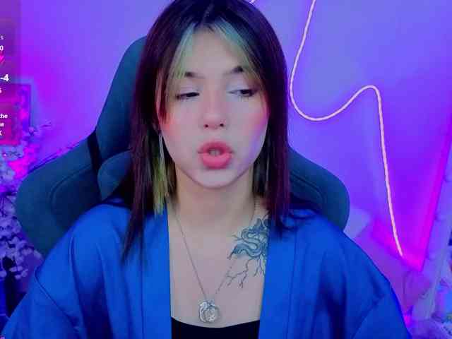 CoralineJones webcam