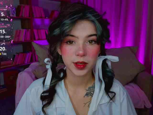 CoralineJones webcam