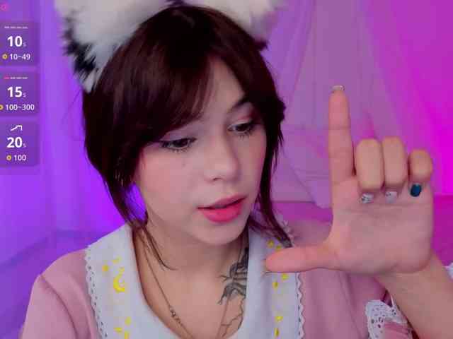 CoralineJones webcam