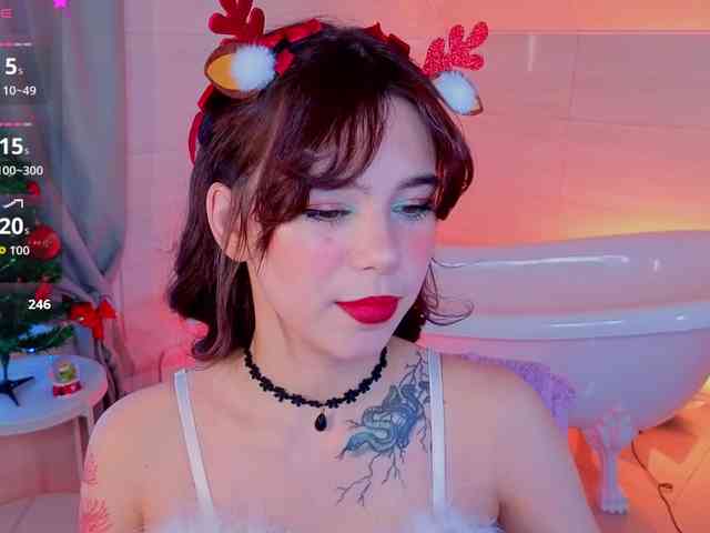 CoralineJones webcam