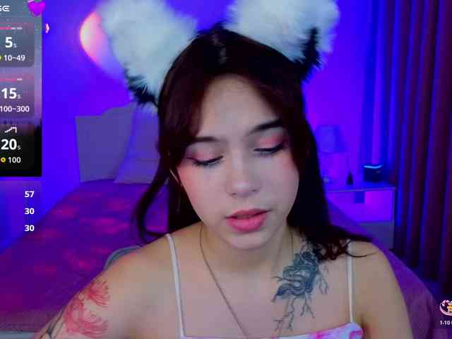 CoralineJones webcam