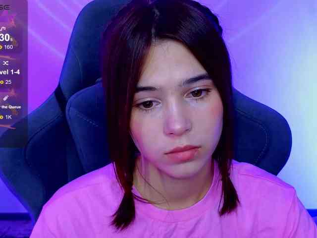 CoralineJones webcam
