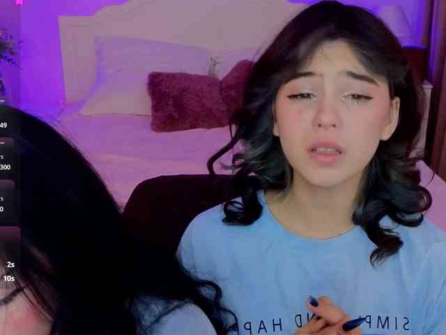 CoralineJones webcam