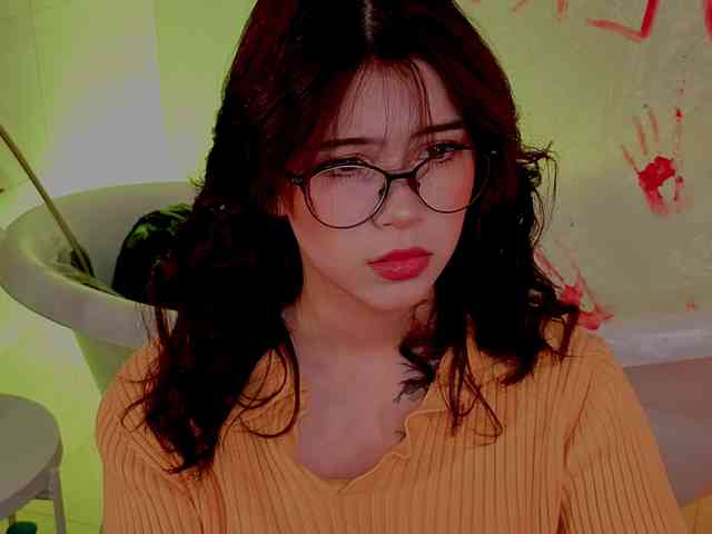 CoralineJones webcam