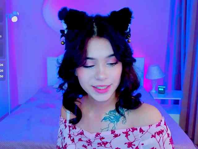 CoralineJones webcam