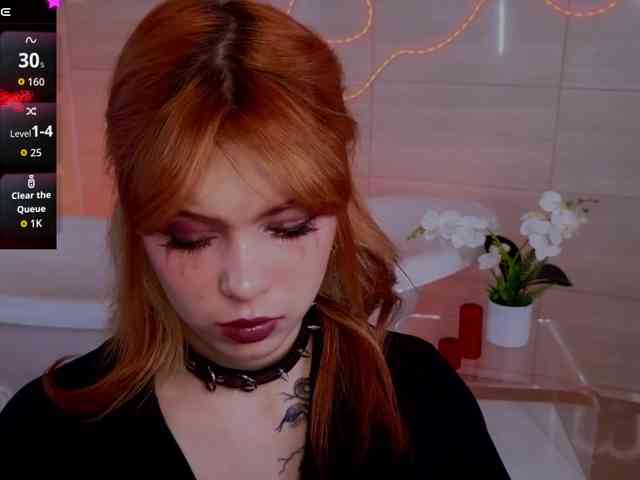 CoralineJones webcam