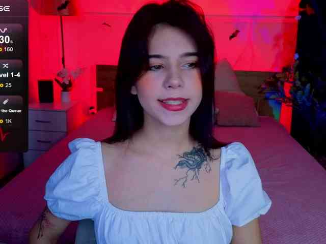 CoralineJones webcam